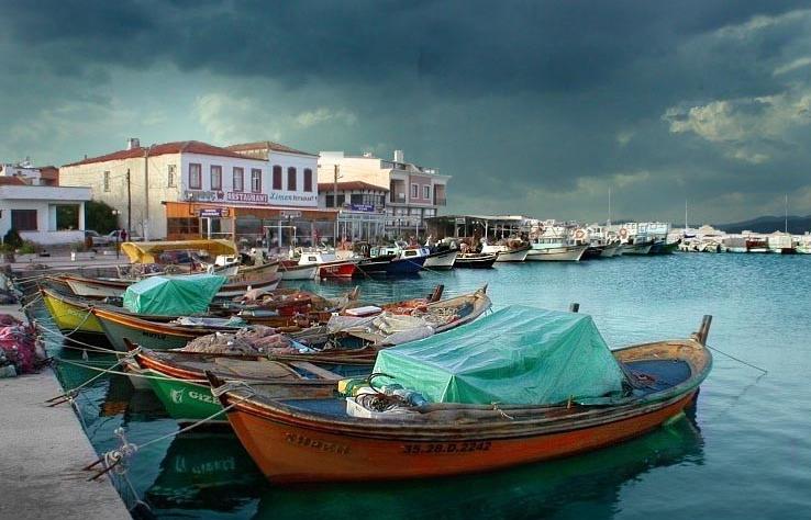 Urla'da İmarlı Deniz Manzaralı Arsa