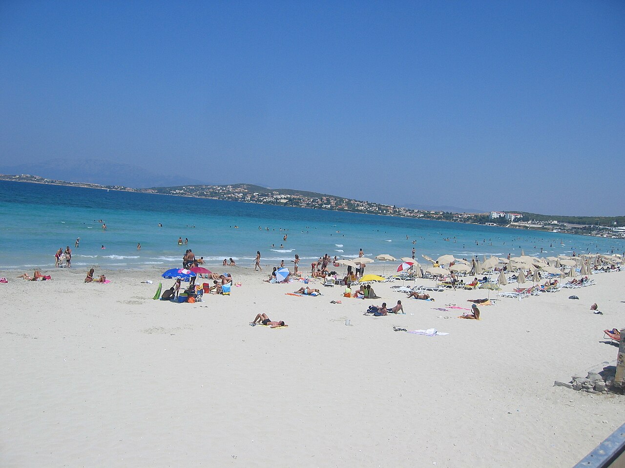 Çeşme Ilıca'da Denize Sıfır Yazlık